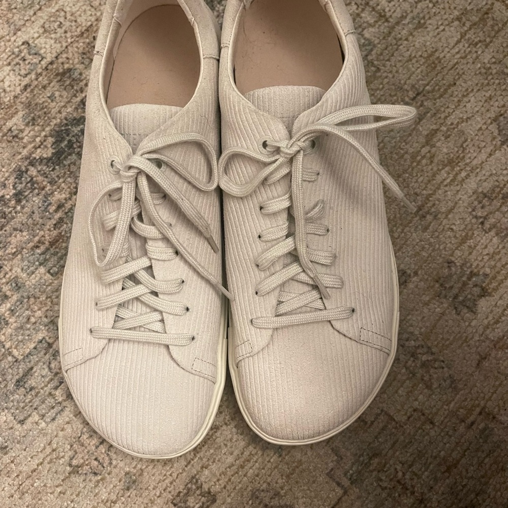 Cream Casual Lace-Up Sneakers